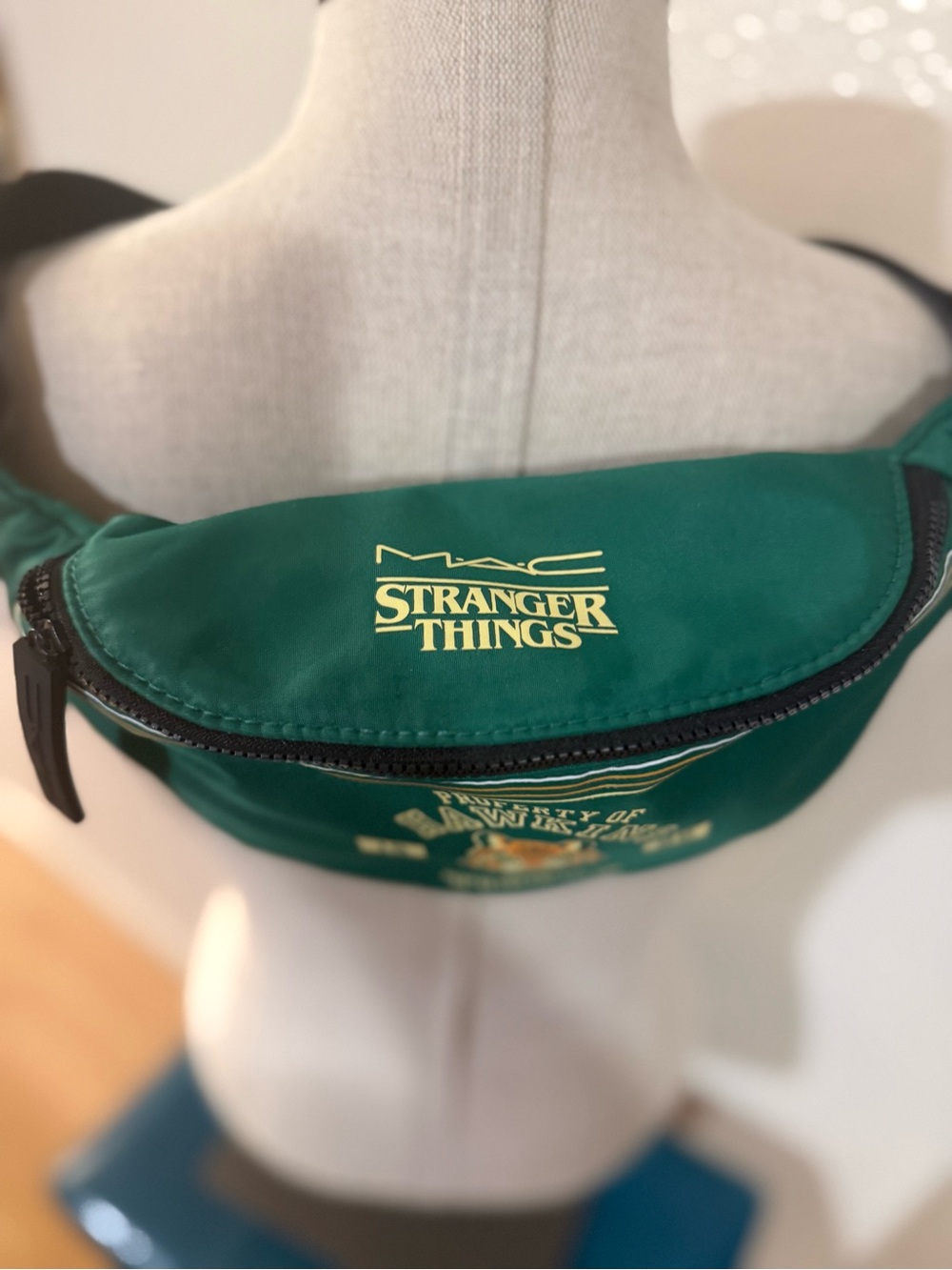 MAC Cosmetics X Stranger Things Belt Bag - Picture 4 of 8
